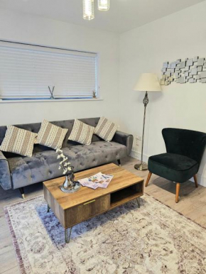C2, Spacious 2 bedroom flat in Wembley